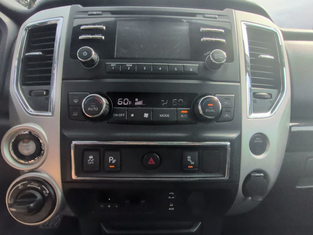 Nissan Titan photo 19