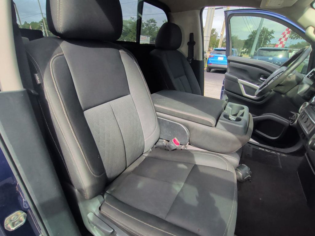 Nissan Titan photo 20