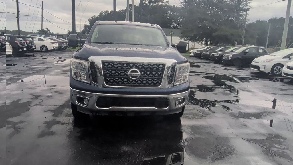 Nissan Titan photo 3