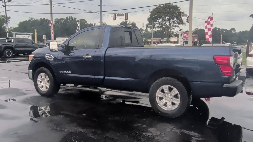 Nissan Titan photo 6