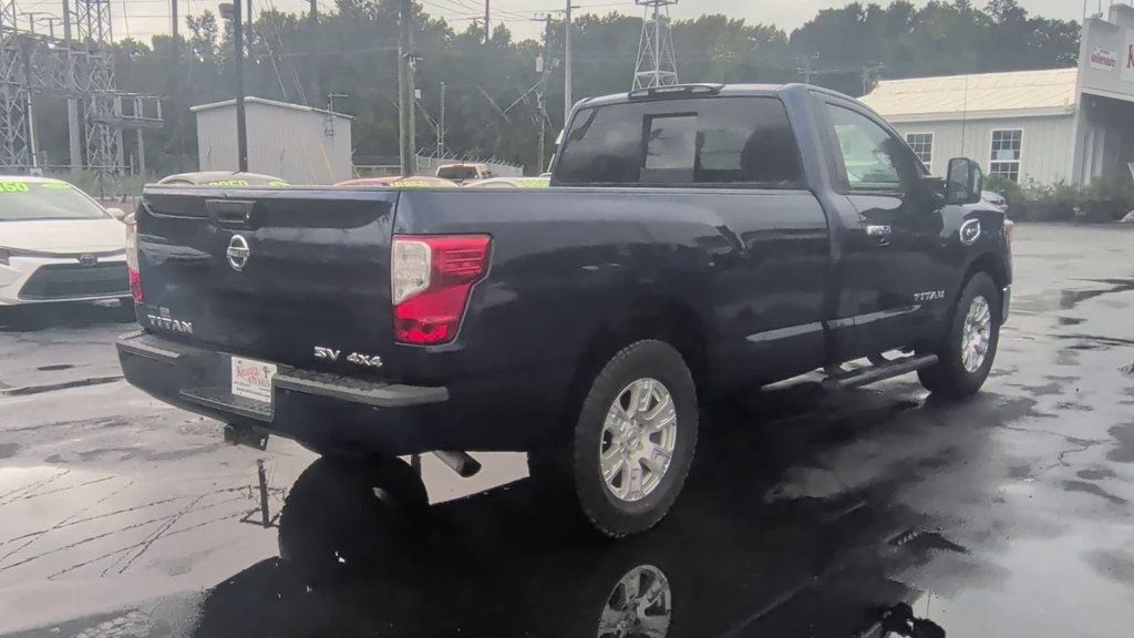 Nissan Titan photo 8