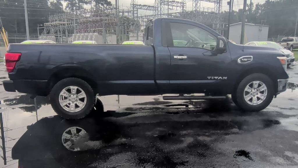 Nissan Titan photo 9