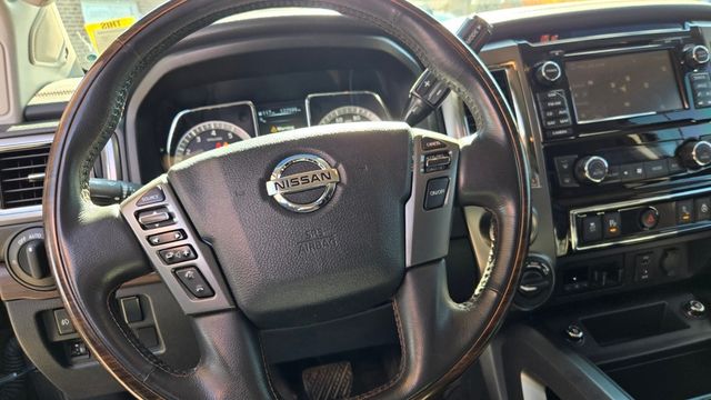 2017 Nissan Titan Platinum Reserve - 22943937 - 17