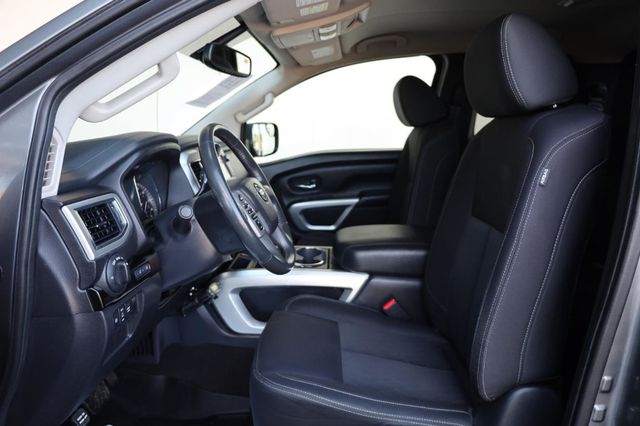 2017 Nissan Titan SV - 23030868 - 13