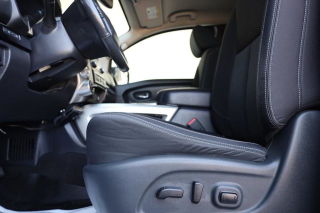 2017 Nissan Titan SV - 23030868 - 14