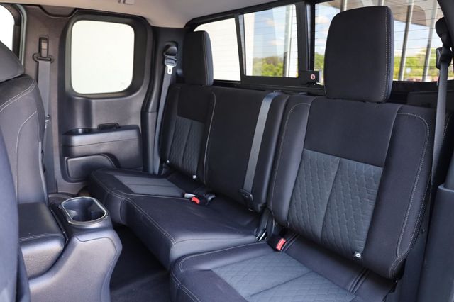 2017 Nissan Titan SV - 23030868 - 16