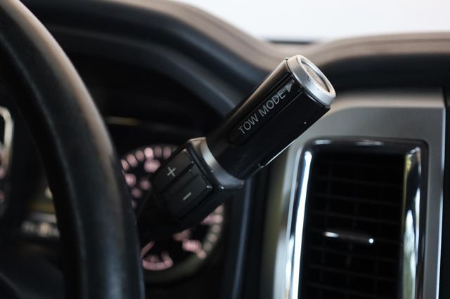 2017 Nissan Titan SV - 23030868 - 29