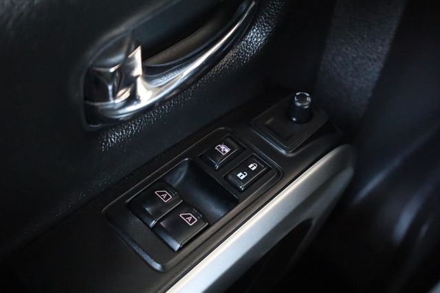 2017 Nissan Titan SV - 23030868 - 31
