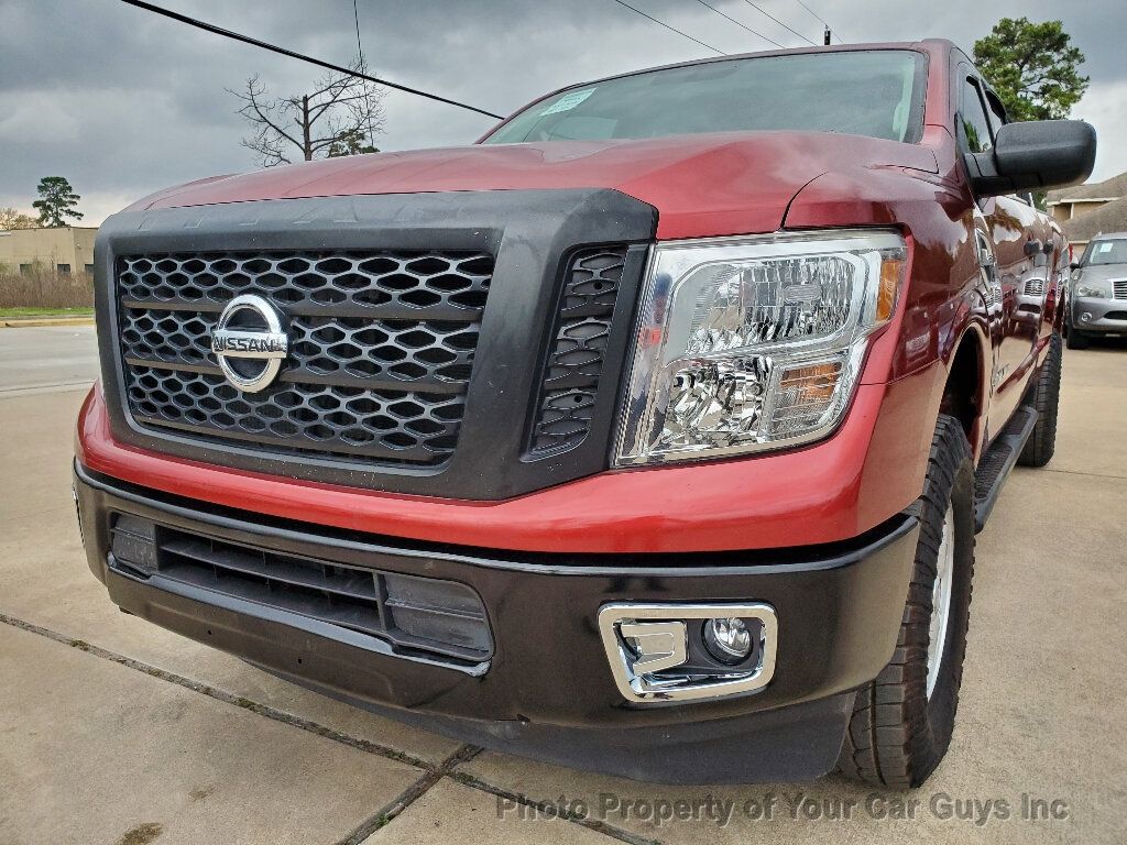 2017 Nissan Titan XD 4x2 Gas Crew Cab S - 22968000 | Video 1