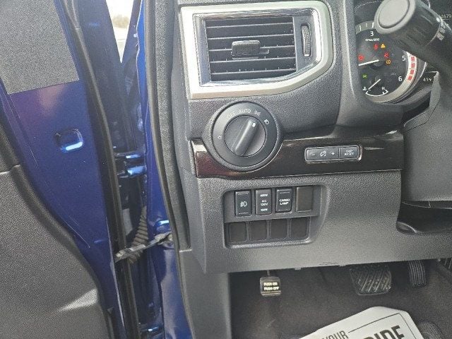 2017 Nissan Titan XD 4x4 Diesel Crew Cab PRO-4X - 22952993 - 10