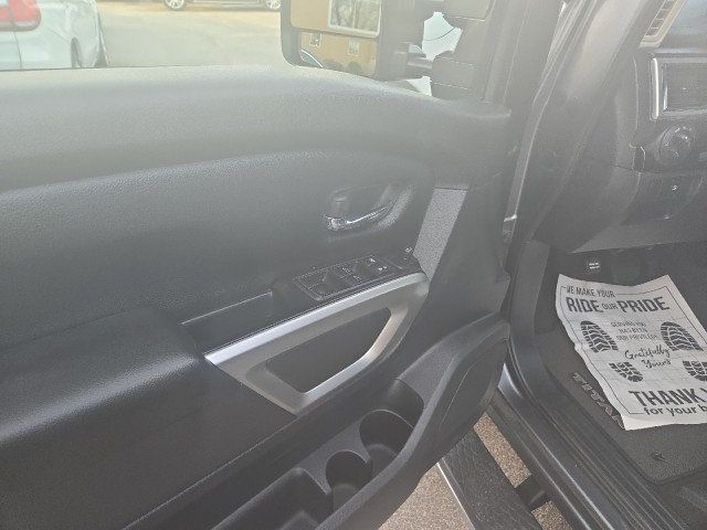2017 Nissan Titan XD 4x4 Diesel Crew Cab SV - 22954404 - 9
