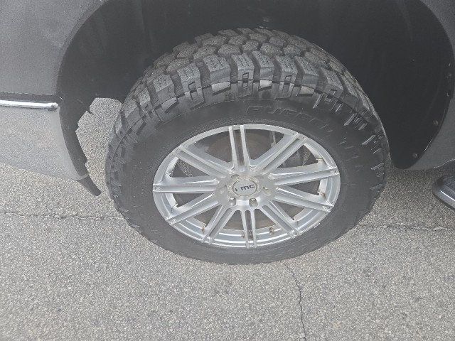 2017 Nissan Titan XD 4x4 Diesel Crew Cab SV - 22954404 - 19