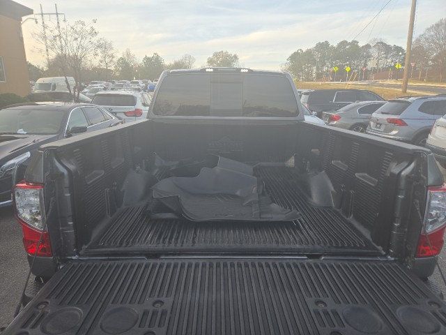 2017 Nissan Titan XD 4x4 Diesel Crew Cab SV - 22954404 - 6