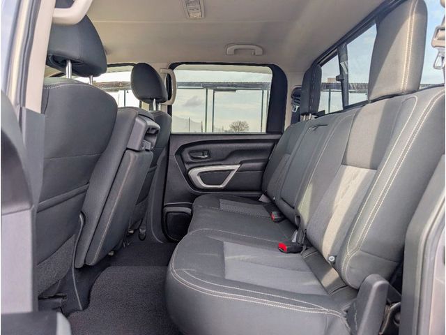 2017 Nissan Titan XD 4x4 Diesel Crew Cab SV - 22970611 - 15