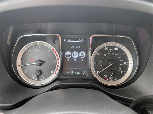 2017 Nissan Titan XD 4x4 Diesel Crew Cab SV - 22970611 - 18