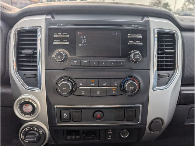 2017 Nissan Titan XD 4x4 Diesel Crew Cab SV - 22970611 - 19