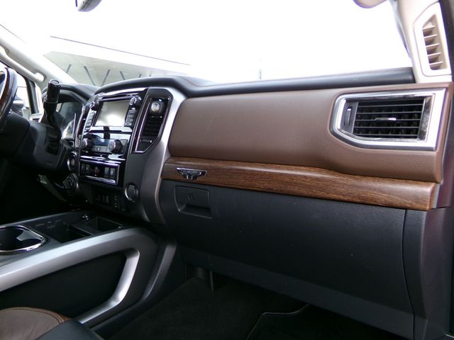 2017 Nissan Titan XD 4x4 Gas Crew Cab Platinum Reserve - 22973937 - 14