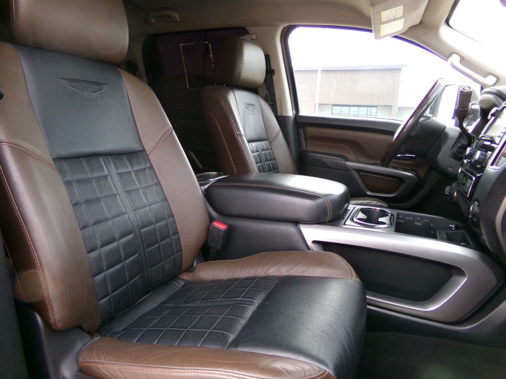 2017 Nissan Titan XD 4x4 Gas Crew Cab Platinum Reserve - 22973937 - 15