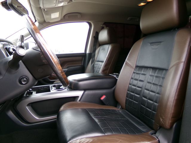 2017 Nissan Titan XD 4x4 Gas Crew Cab Platinum Reserve - 22973937 - 16