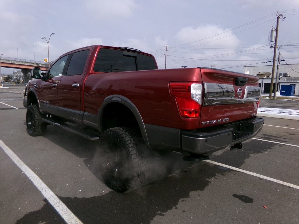 2017 Nissan Titan XD 4x4 Gas Crew Cab Platinum Reserve - 22973937 - 7