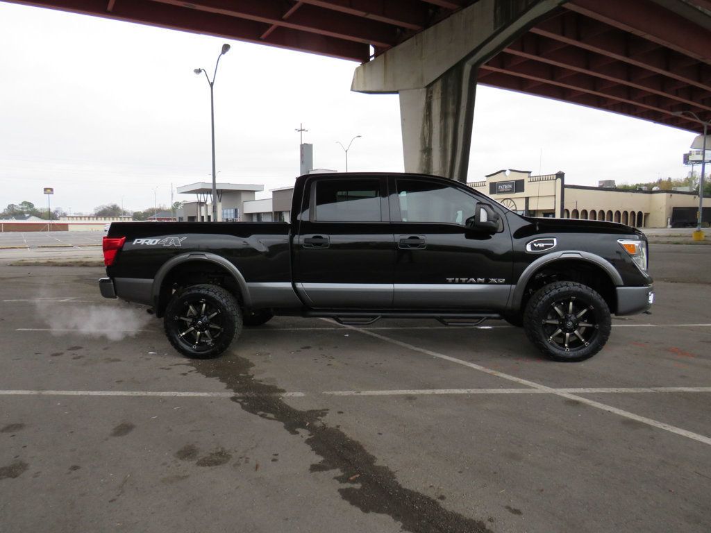 2017 Nissan Titan XD 4x4 Gas Crew Cab PRO-4X - 22672714 - 3