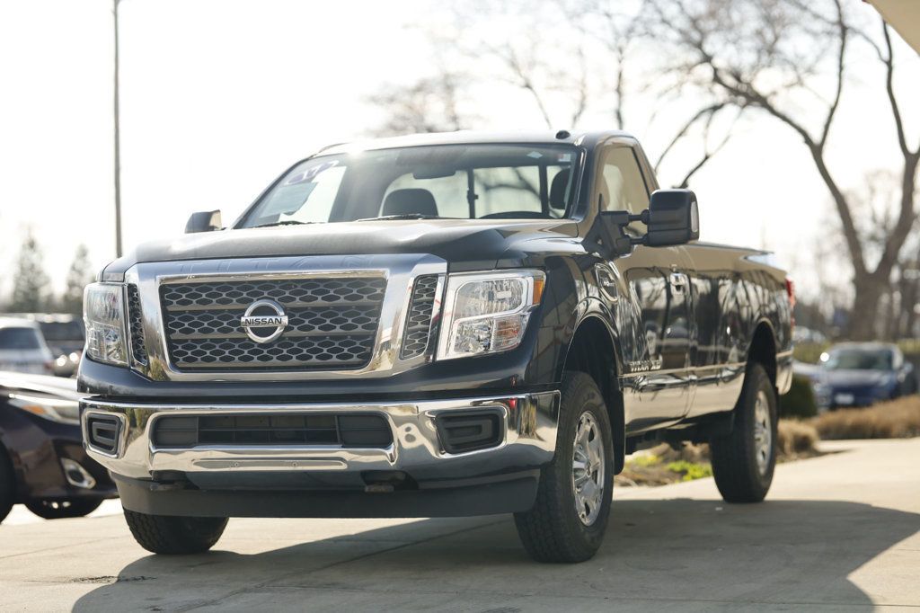 2017 Nissan Titan SV photo 2
