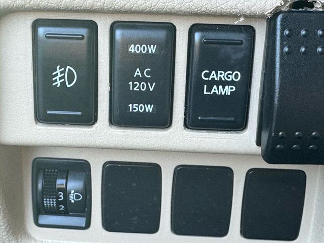 2017 Nissan Titan XD SL - 22967708 - 17