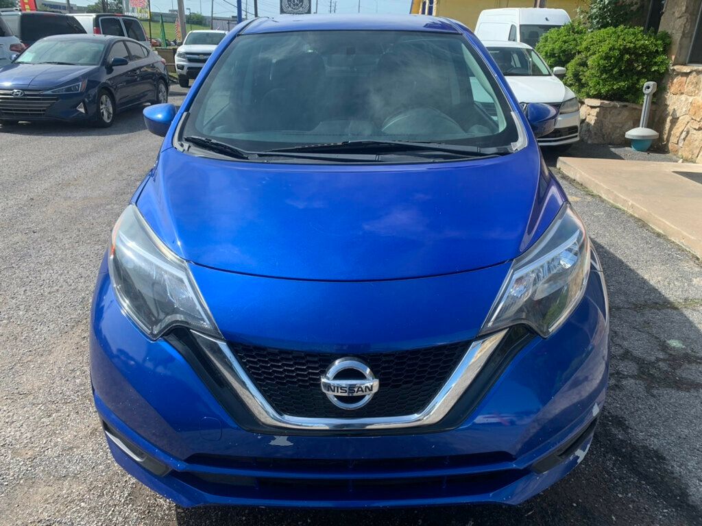 2017 Nissan Versa Note SV Sedan photo 2