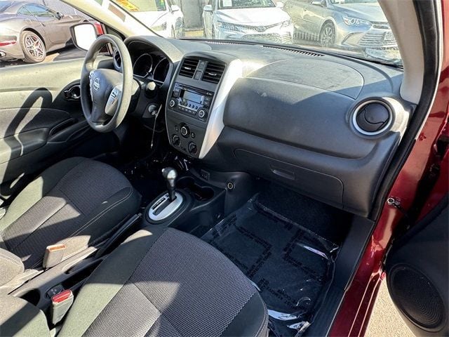 2017 Nissan Versa Sedan SV CVT - 22670635 - 9