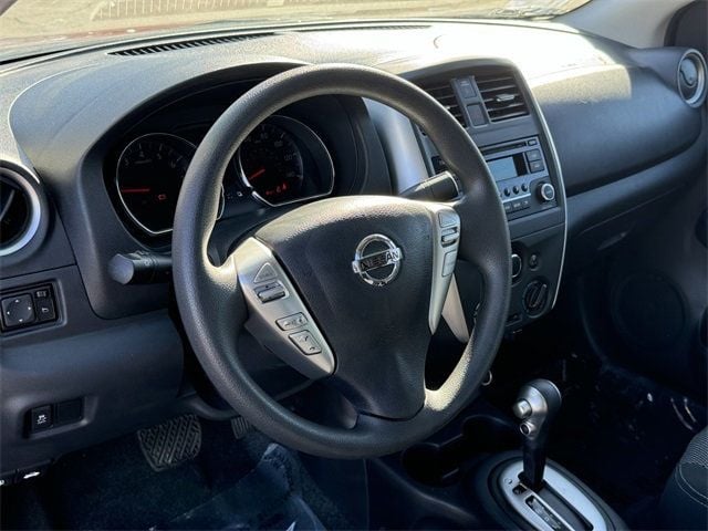 2017 Nissan Versa Sedan SV CVT - 22670635 - 14