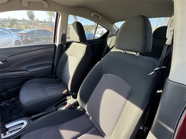 2017 Nissan Versa Sedan SV CVT - 22670635 - 15