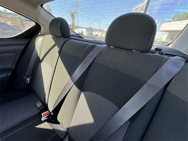 2017 Nissan Versa Sedan SV CVT - 22670635 - 18