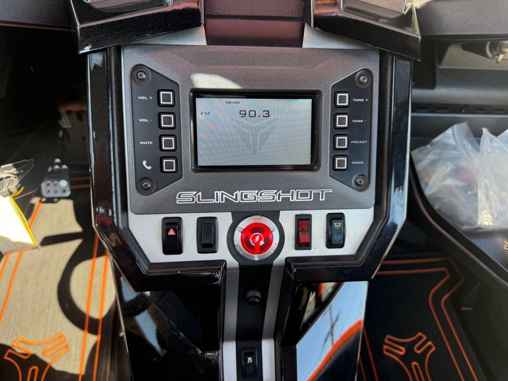 2017 Polaris SLINGSHOT SLR - 22892904 - 15