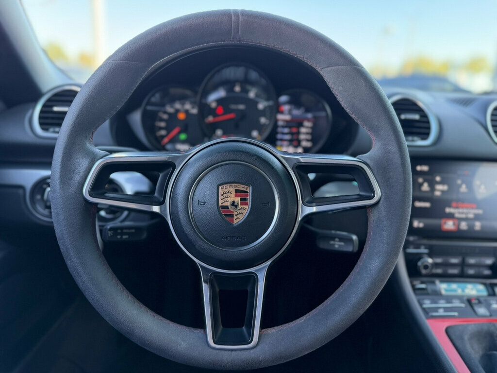 Porsche 718 Boxster photo 9