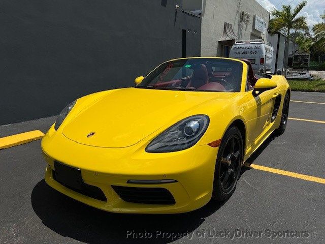 2017 Porsche Boxster photo 3