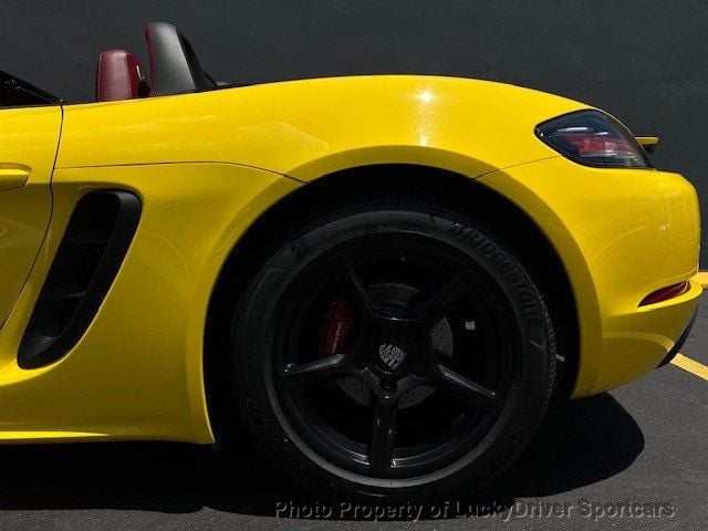2017 Porsche Boxster photo 20