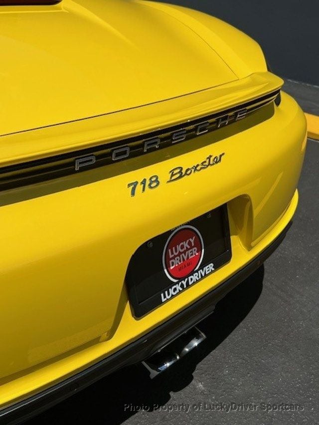 2017 Porsche Boxster photo 23