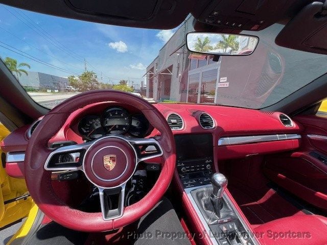 2017 Porsche Boxster photo 27