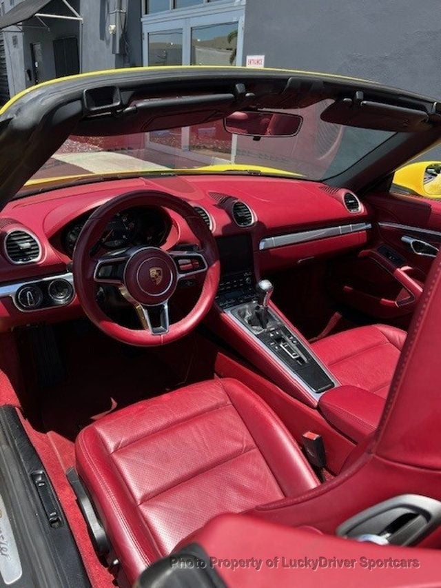 2017 Porsche Boxster photo 28