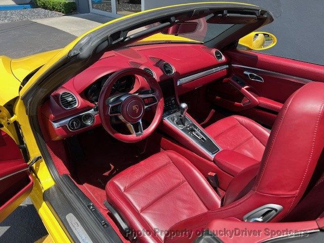 2017 Porsche Boxster photo 30