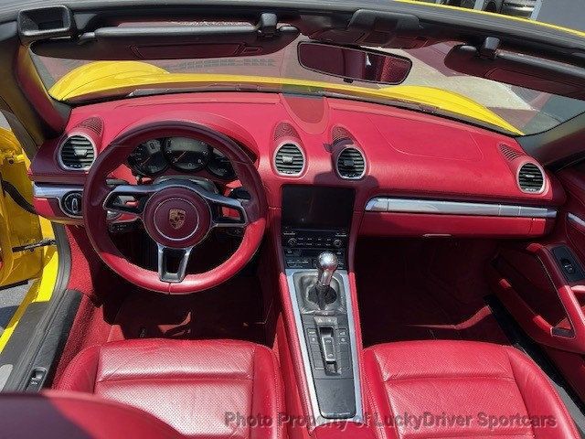 2017 Porsche Boxster photo 33