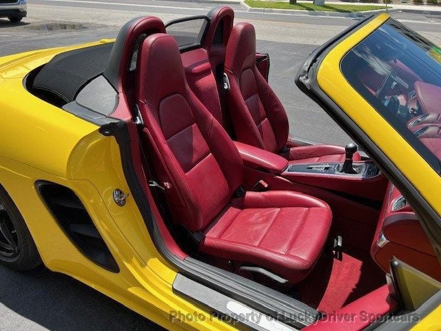 2017 Porsche Boxster photo 35