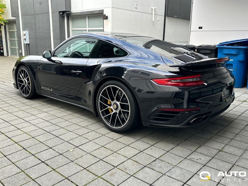 2017 Porsche 911  - 22611387 - 3