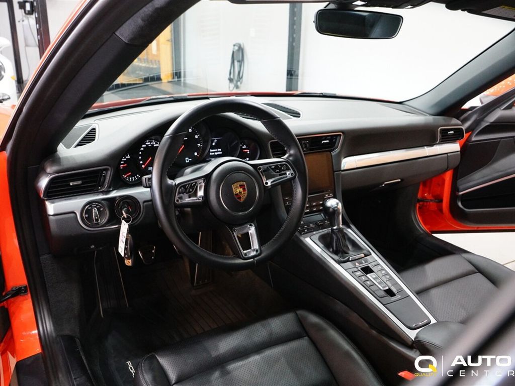 2017 Porsche 911  - 22617233 - 19