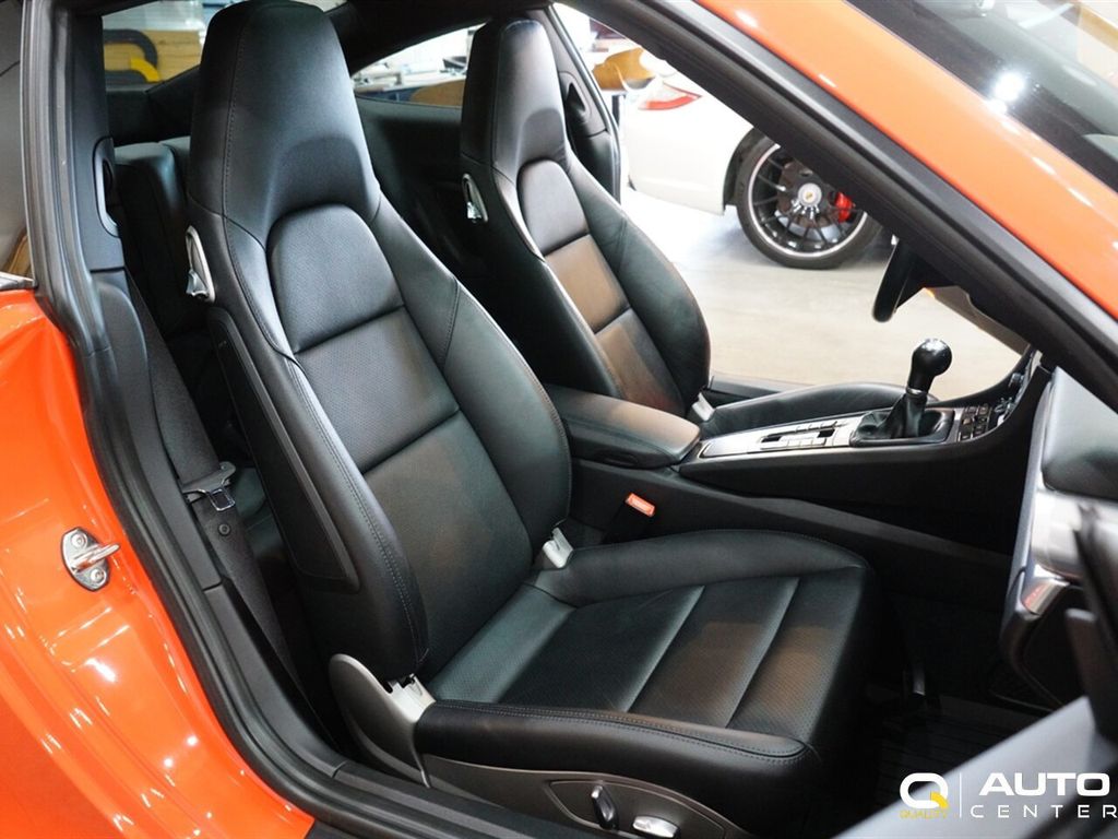 2017 Porsche 911  - 22617233 - 23