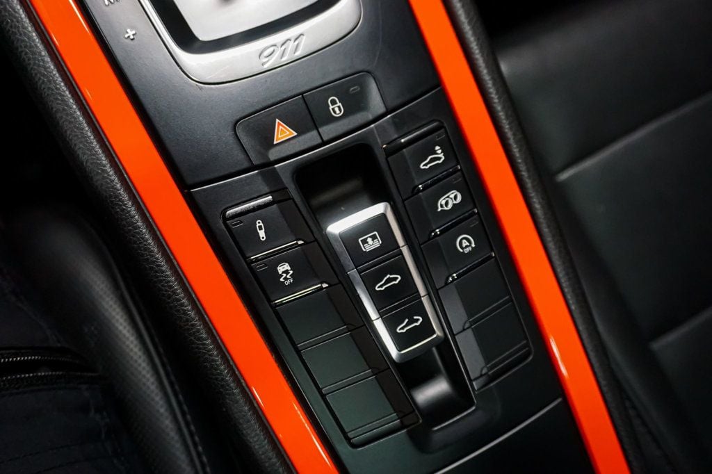 2017 PORSCHE 911 - Image 30
