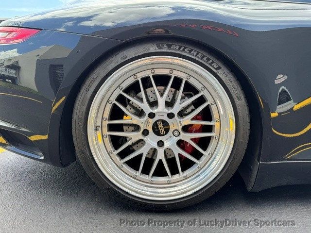 2017 Porsche 911 Carrera Coupe - 23041462 - 10
