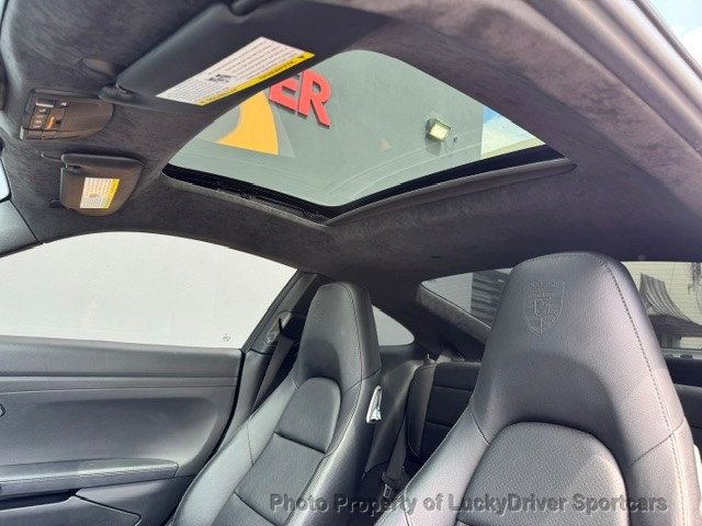 2017 Porsche 911 Carrera Coupe - 23041462 - 35