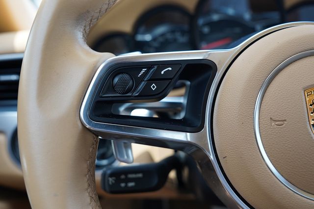 2017 Porsche 911 Carrera Coupe - 23056780 - 23