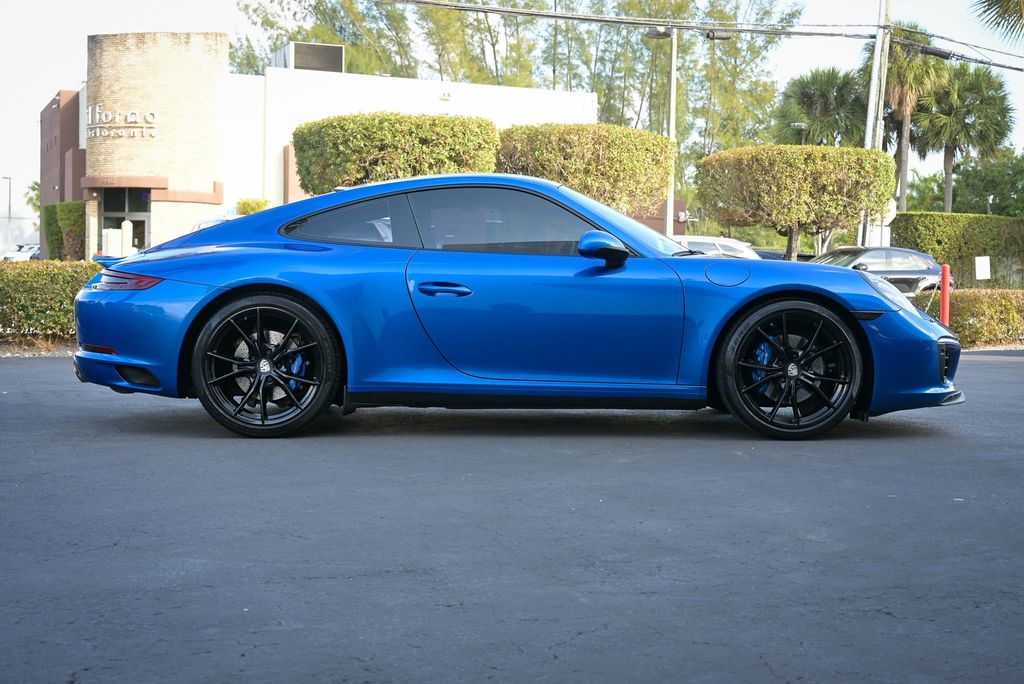 2017 Porsche 911 Carrera Coupe - 22987487 - 10
